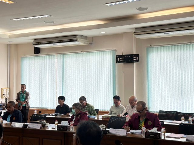 ประชุมคณะกรรมการร่างแผน